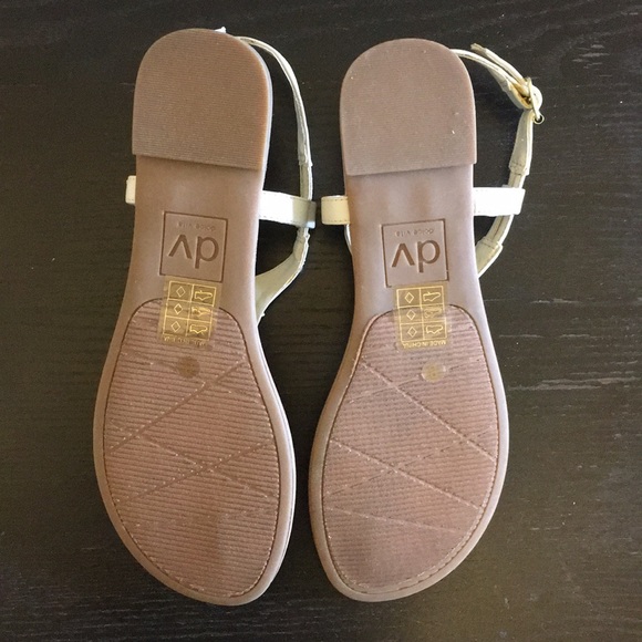 ⭐️ Cute Starfish Sandals ⭐️ - Picture 4 of 7